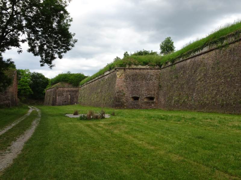 Neuf-Brisach : les remparts