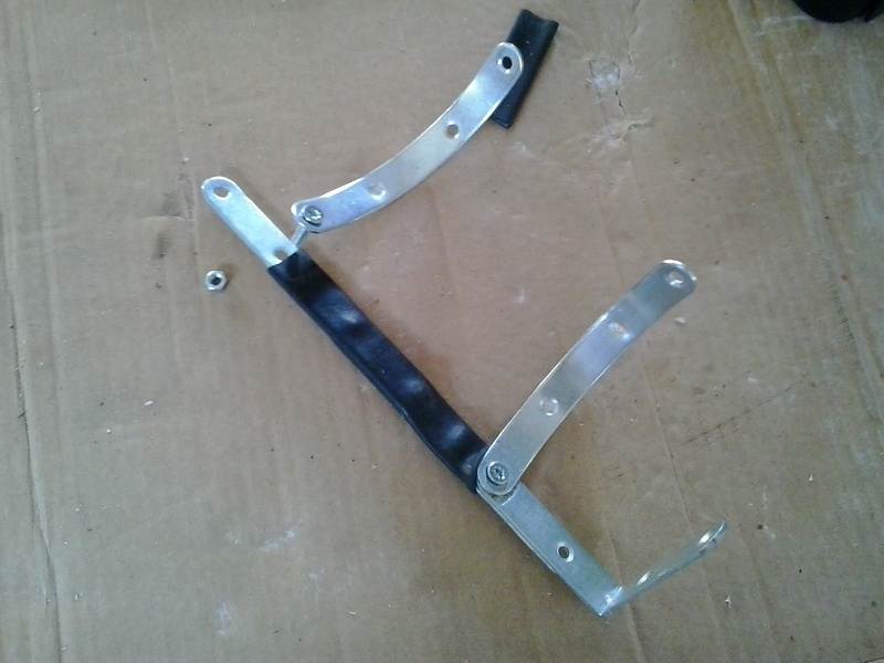 Rivets ou écrous et boulons pour fixer