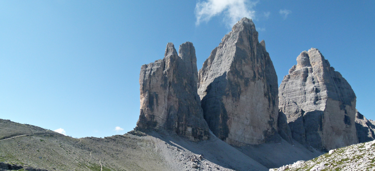 Forcella Lavaredo 2457m.jpg