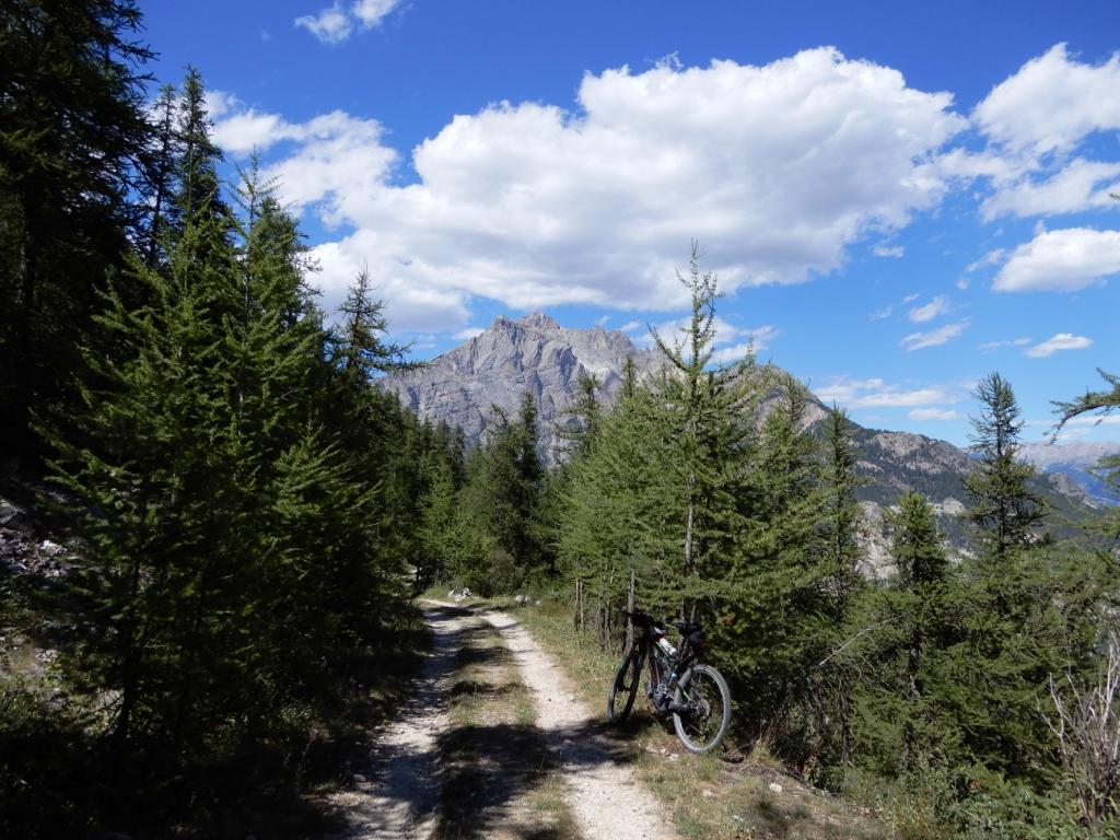 Descente face au Pic de Montbrison