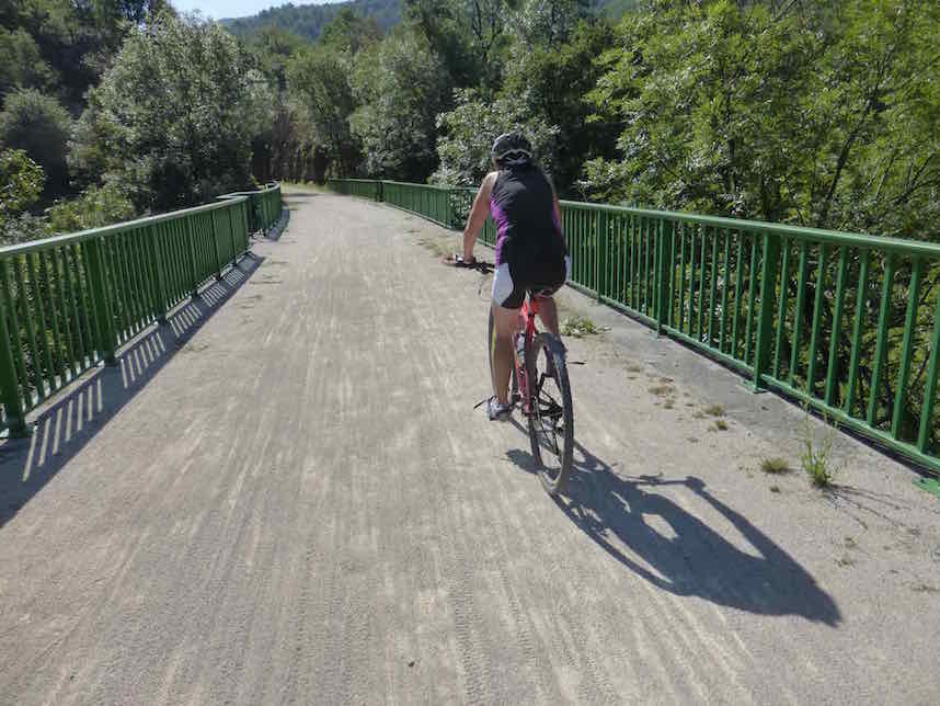 viaduc sur le Thoré.jpg