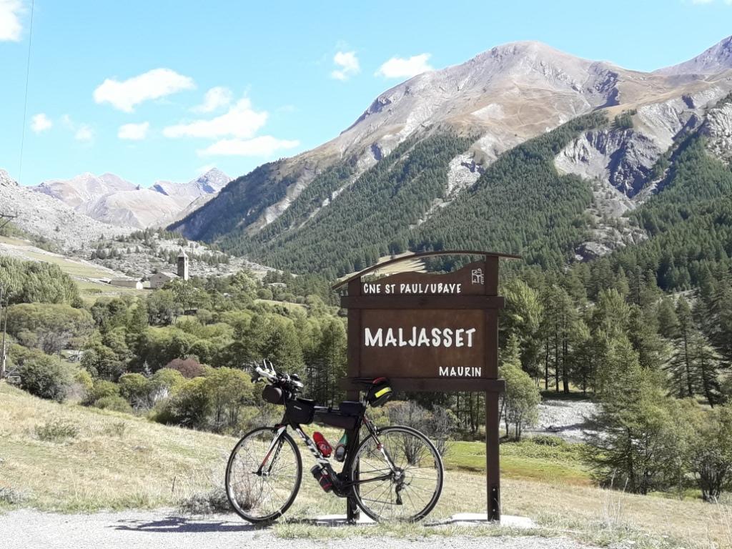 Maljasset. Au fond : Bric Rubren 3340 m