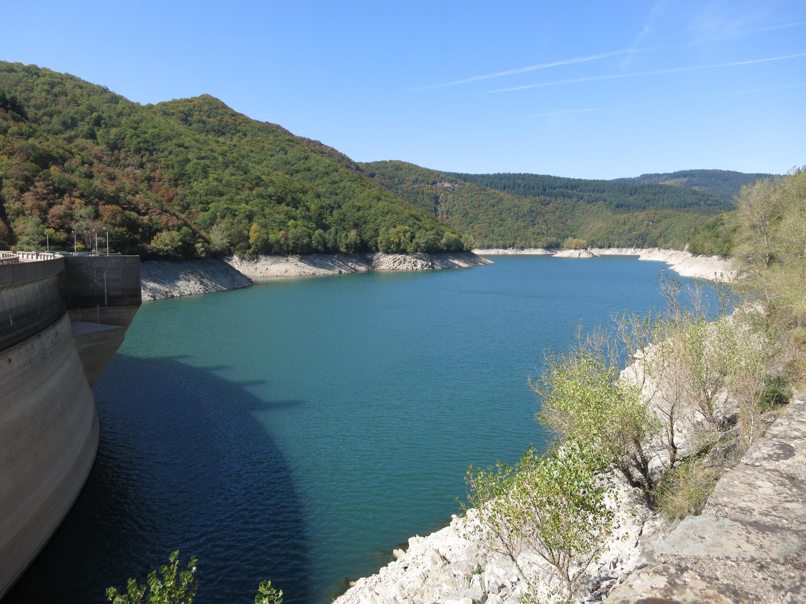 Le lac du barage d'Avène sur l'Orb. Une retenu pour dompter l'Orb et procurer de l'eau vers Béziers